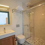 بيت ضيافة Oalis Boutique 4*
