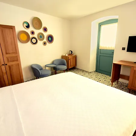 Oalis Boutique 4*