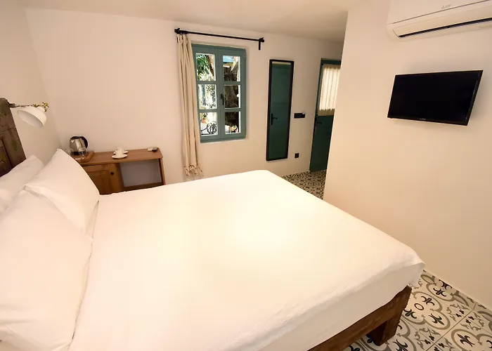 Πανσιόν Oalis Boutique 4*