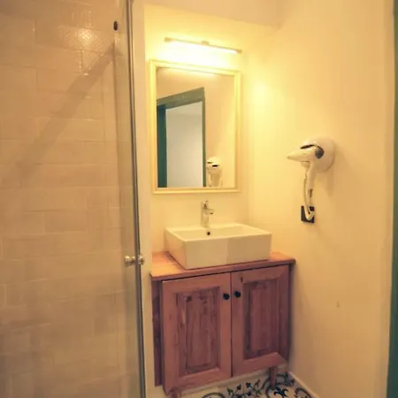 Oalis Boutique 博德鲁姆